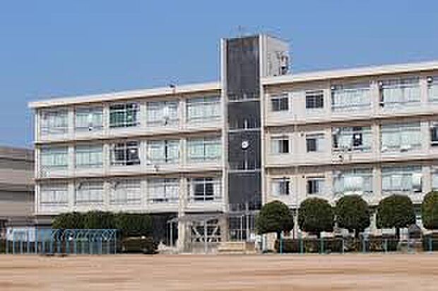 加古川市立鳩里小学校（約1,070m）