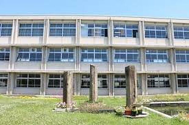 加古川市立山手中学校（約1,000m）