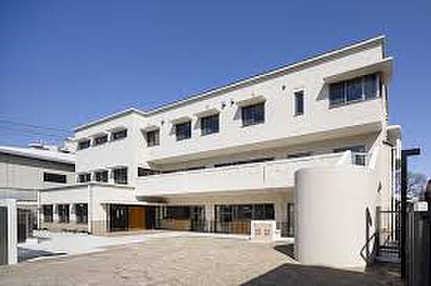 クローバーこども園（約490m）