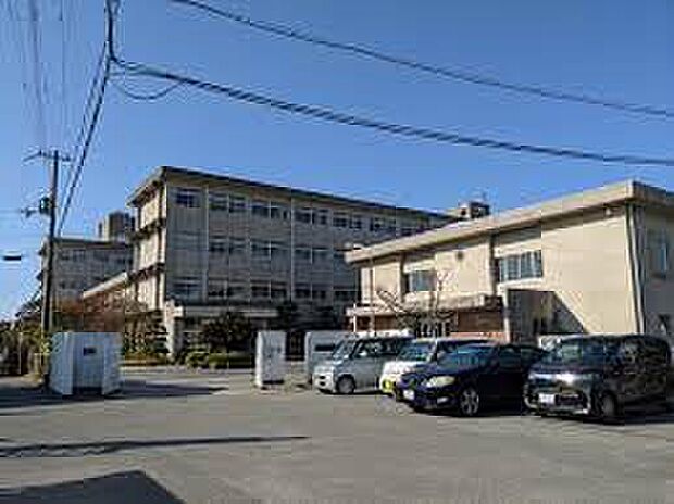 高砂市立米田西小学校（約670m）