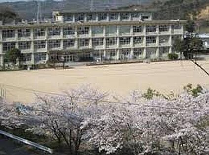 三木市立自由が丘東小学校 790ｍ(徒歩10分)