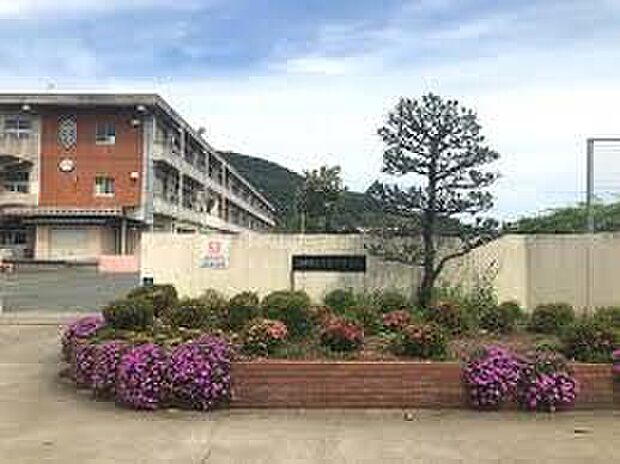 赤穂市立赤穂東中学校(約1,300m)