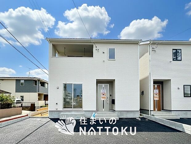 【現地写真(外観)【1号地】】雨で汚れを落とし、耐久性・耐候性に優れた外壁を使用しています。