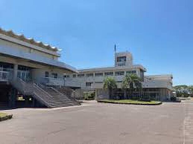 稲美町立稲美中学校（約980m）