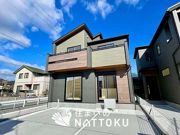 【現地写真(外観)【1号地】 】雨で汚れを落とし、耐久性・耐候性に優れた外壁を使用しています。