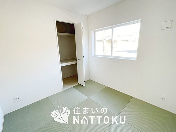 【現地写真（和室）】大壁仕様の新和室。くつろぎの空間です。