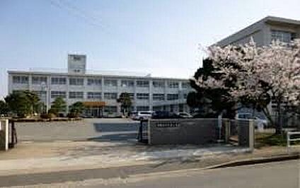 西脇市立重春小学校 1300ｍ(徒歩17分)