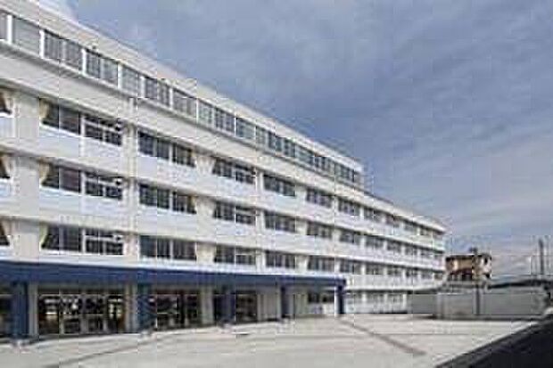 小野市立小野中学校(約1,400m)