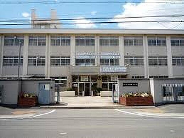 姫路市立飾磨西中学校(約780m)