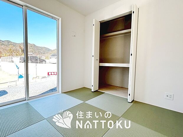 【現地写真(和室)】大壁仕様の新和室。くつろぎの空間です。