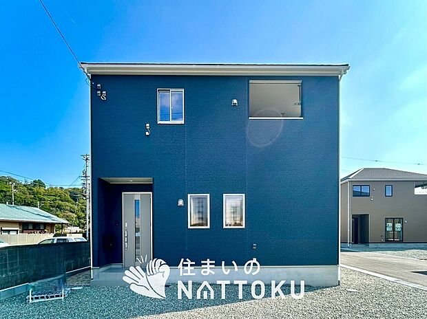 【現地写真(外観)【1号地】】雨で汚れを落とし、耐久性・耐候性に優れた外壁を使用しています。