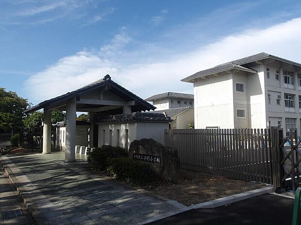 小野市立小野小学校(約550m)