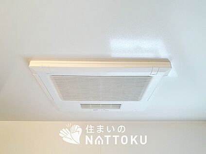 電気式浴室暖房換気乾燥機