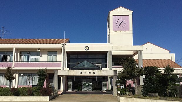 淡路市立浦小学校(約2,100m)