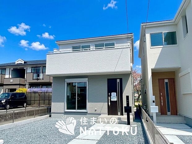 【現地写真（外観）【１号地】】雨で汚れを落とし、耐久性・耐候性に優れた外壁を使用しています。