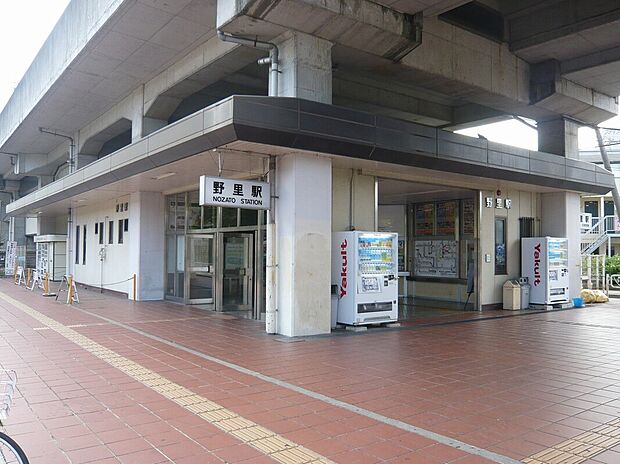 JR播但線「野里駅」(約2,900m)