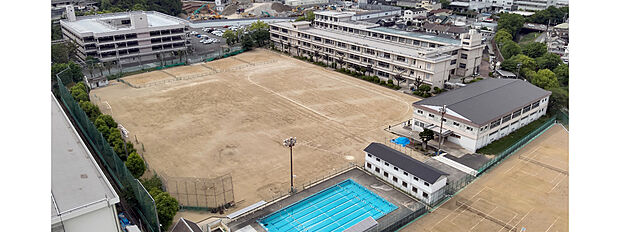 姫路市立山陽中学校（約1,900m）