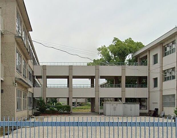 三木市立三木中学校(約80m)