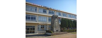姫路市立広畑第二小学校 1400ｍ(徒歩18分)