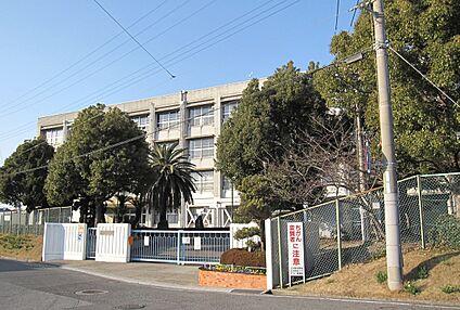 明石市立江井島中学校 1100ｍ(徒歩14分)
