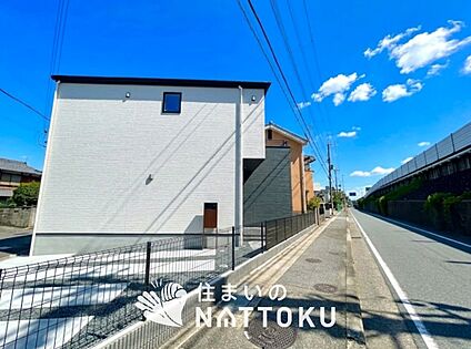 現地写真（前道含む外観）