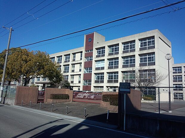 加古川市立陵南中学校（約1,900m）