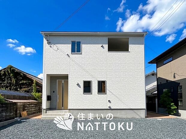 【現地写真（外観）】耐震等級最高「３」取得で基準の１.５倍の性能・耐震強度で安心できます。