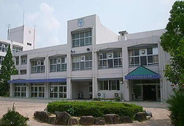 三木市立自由が丘小学校（約570m）