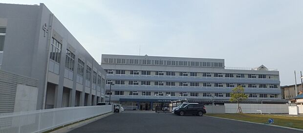 小野市立小野中学校(約1,300m)