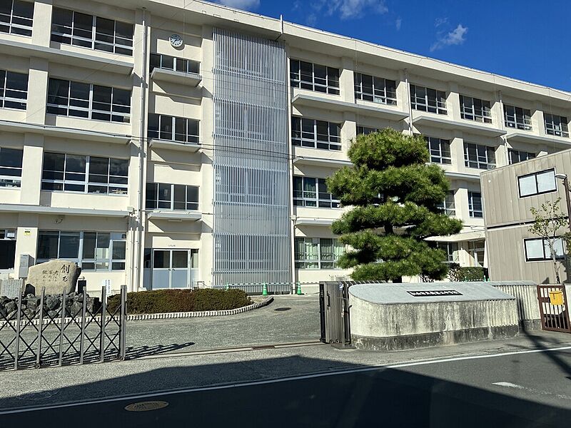 【車・交通】松山市立南第二中学校