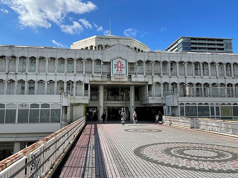 【車・交通】北大阪急行「千里中央」駅