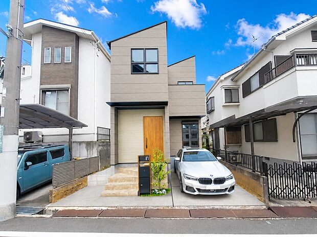 建築確認取得完了!いよいよ建築スタート♪
工事の最新進捗は当社HPで随時更新中!お気に入り登録して、理想の住まいが完成していく様子をぜひチェックしてください♪
※画像は完成イメージパースです