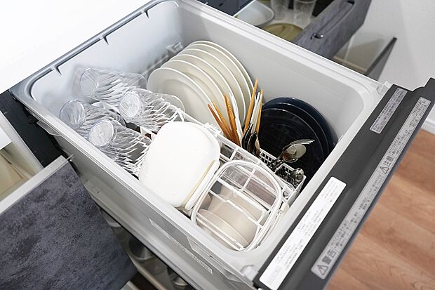 【 【食器洗浄乾燥機】】■後片付けをサポート!食事後の家族のくつろぎタイムもゆっくりともてます。環境にも手肌にも優しい設備です。