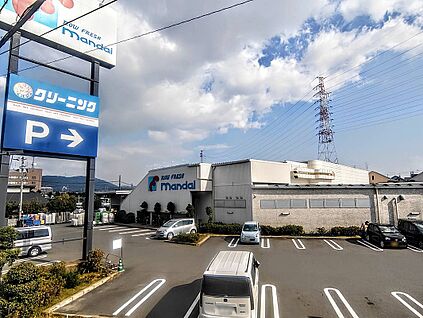 万代高槻春日店 約720ｍ(徒歩9分)