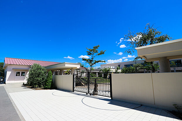 坂の上幼稚園（約500m）