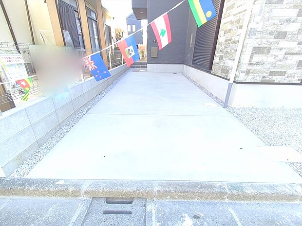 【駐車場】車の出し入れが簡単に行える、使いやすいカースペースです。