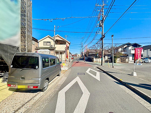 【前面道路含む外観】安心してお住まいいただける設備、仕様。日々の暮らしをより快適にお過ごしいただけます！