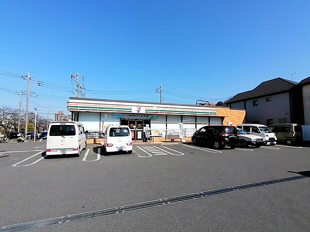 セブンイレブン多摩貝取大通り店（約440m）