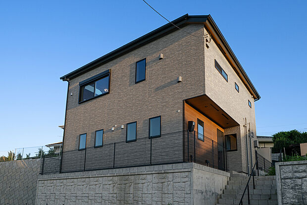 見晴らしのいい新規分譲地に高気密高断熱仕様の分譲住宅が完成しました!耐震等級3の取得や長期優良住宅認定です!