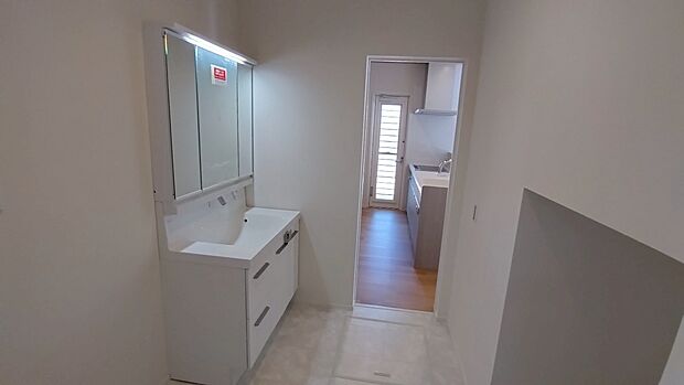 【洗面化粧台】同仕様物件の写真です。