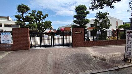 中央公園 徒歩1044m