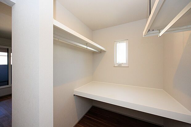 【ウォークインクローゼット】同仕様の設備・仕様の写真です。実際とは異なる場合があります。