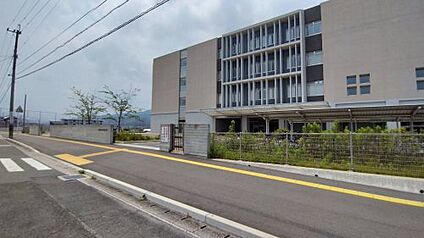 田川市立田川西中学校 徒歩72m