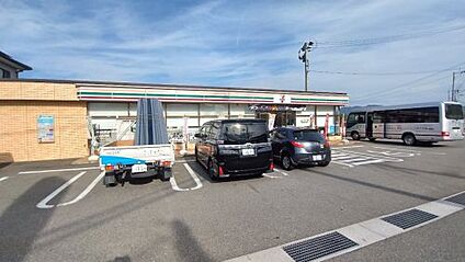 ローソン 嘉麻山野店 徒歩2128m