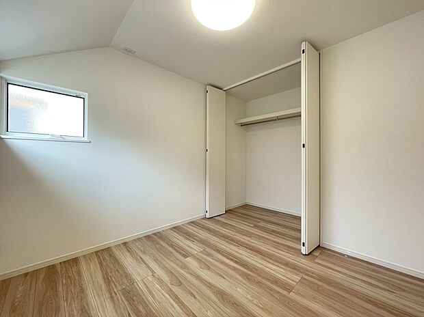 【洋室】■お子様部屋としてお使い頂ける洋室です。各洋室に収納スペースがございます。