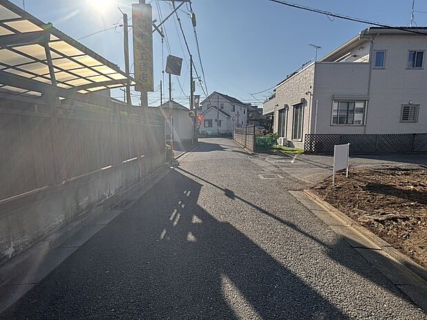 【前面道路含む現地写真】現地（2025年10月）撮影