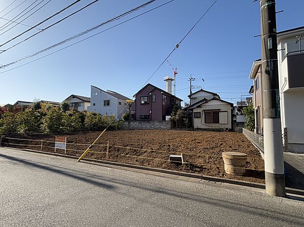 【前面道路含む現地写真】現地（2025年11月）撮影
■南東側幅員約6.0ｍ公道に接面