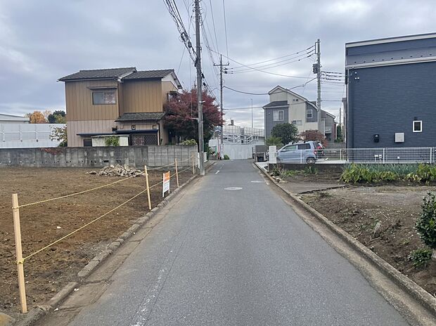 【前面道路含む現地写真】■西側幅員約4.0m公道に接面