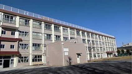 国立第一中学校 570ｍ
