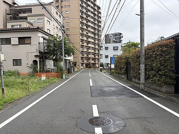 【前面道路含む現地写真】■現地（2026年8月撮影）